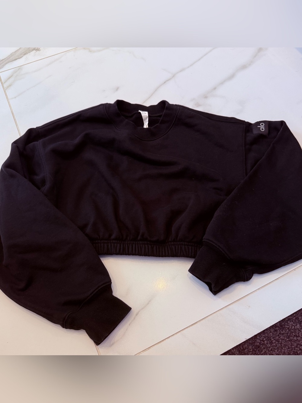 Alo Yoga Cropped Black Crewneck Sweatshirt